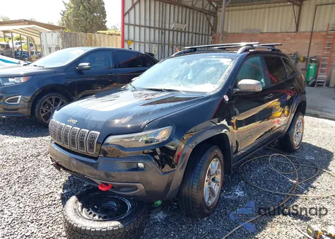 2021 Jeep Cherokee Trailhawk 4X4 z USA, uszkodzony, nr VIN 1C4PJMBX4MD212573